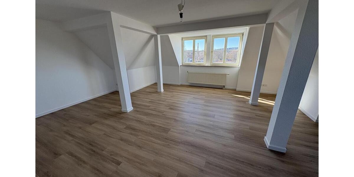 Dachgeschoßwohnung Zwickau Zwickau-Nord - 2 Zimmer, 61 m&sup2;, 399&euro; | Angebot:25349238