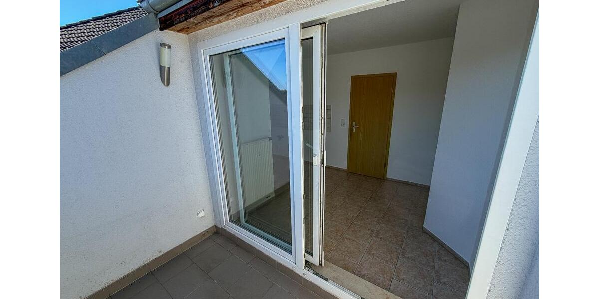 Dachgeschoßwohnung Werdau - 3 Zimmer, 67 m&sup2;, 334&euro; | Angebot:26131598