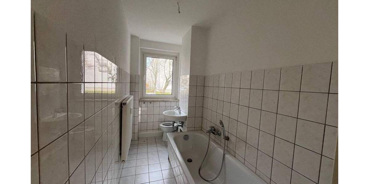 Etagenwohnung Zwickau Marienthal - 3 Zimmer, 56 m&sup2;, 350&euro; | Angebot:25800089