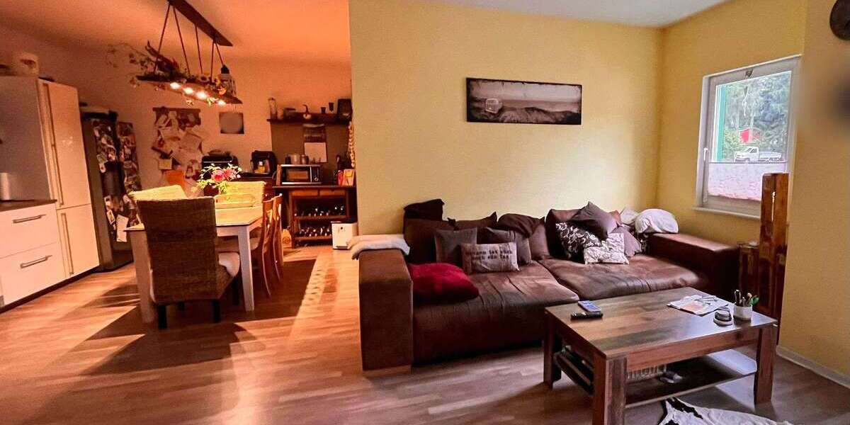 Etagenwohnung Oelsnitz Oelsnitz - 5 Zimmer, 106 m&sup2;, 680&euro; | Angebot:25520112