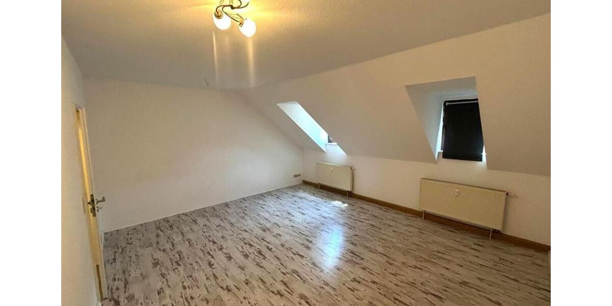 Dachgeschoßwohnung Zwickau - 3 Zimmer, 86 m&sup2;, 467&euro; | Angebot:17122451