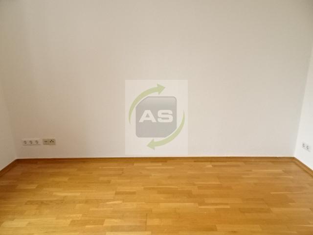 Etagenwohnung Zwickau Zwickau-Nord - 3 Zimmer, 85 m&sup2;, 550&euro; | Angebot:25366567