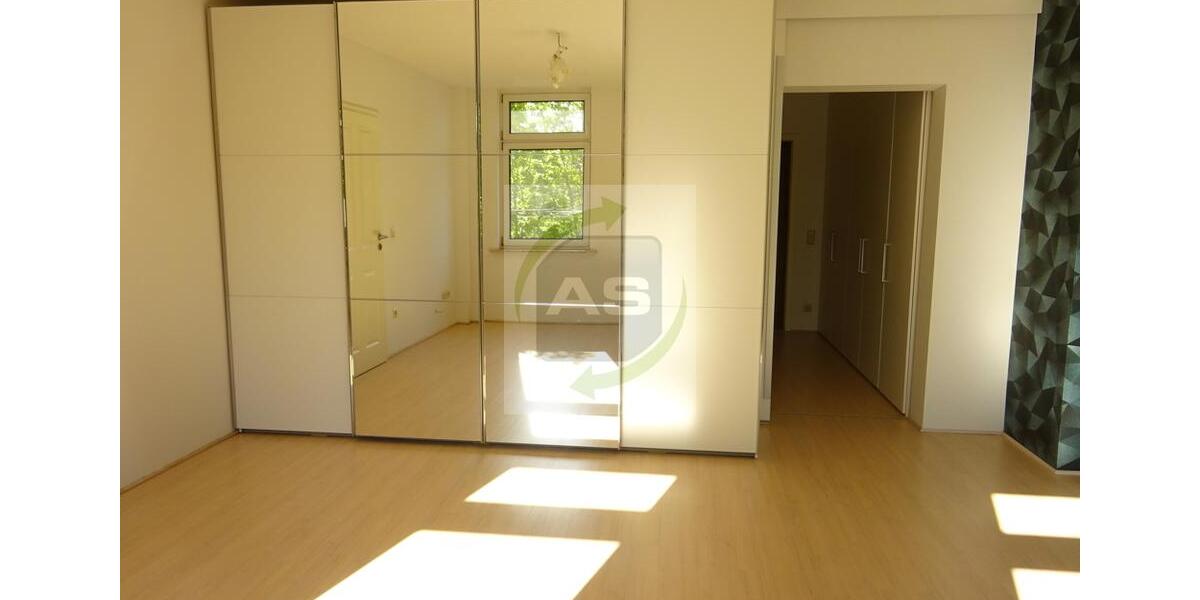 Etagenwohnung Zwickau - 5 Zimmer, 130 m&sup2;, 1.150&euro; | Angebot:26624039