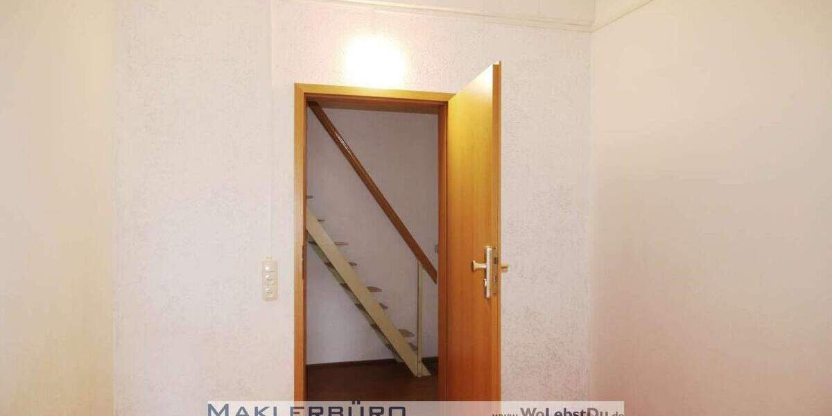 Etagenwohnung Greiz Irchwitz - 2 Zimmer, 60 m&sup2;, 300&euro; | Angebot:25665939