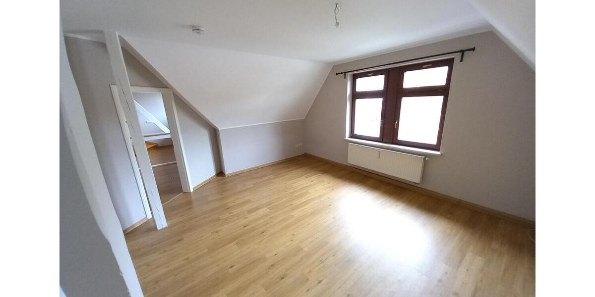 Dachgeschoßwohnung Neukirchen/Pleiße Pleiße - 3 Zimmer, 111 m&sup2;, 555&euro; | Angebot:23511302