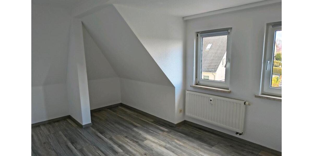 Dachgeschoßwohnung Zwickau - 2 Zimmer, 47 m&sup2;, 259&euro; | Angebot:25947975