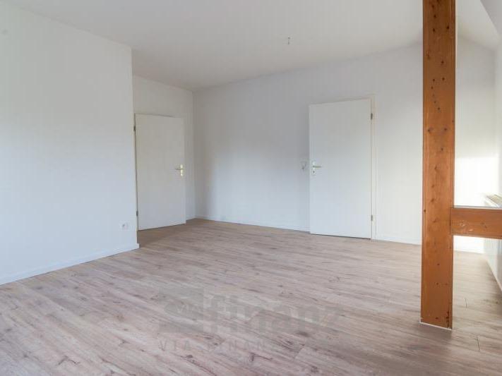 Dachgeschoßwohnung Hohenstein-Ernstthal Ernstthal - 4 Zimmer, 71 m&sup2;, 393&euro; | Angebot:23115353
