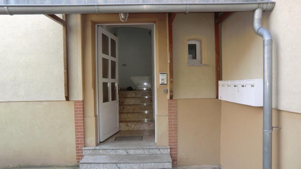 Erdgeschoßwohnung Zwickau Neuplanitz - 2 Zimmer, 46 m&sup2;, 300&euro; | Angebot:25419785