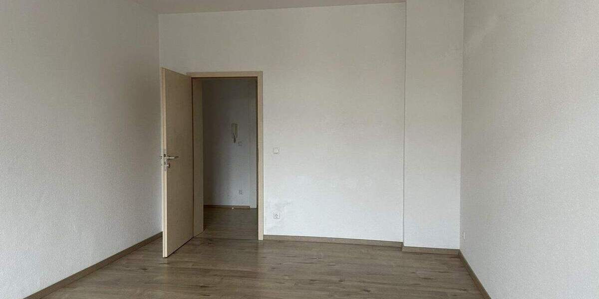 Etagenwohnung Zwickau Pölbitz - 3 Zimmer, 93 m&sup2;, 560&euro; | Angebot:25707538