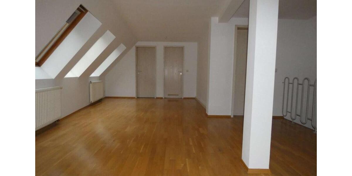 Maisonettenwohnung Zwickau - 2 Zimmer, 82 m&sup2;, 430&euro; | Angebot:20093035