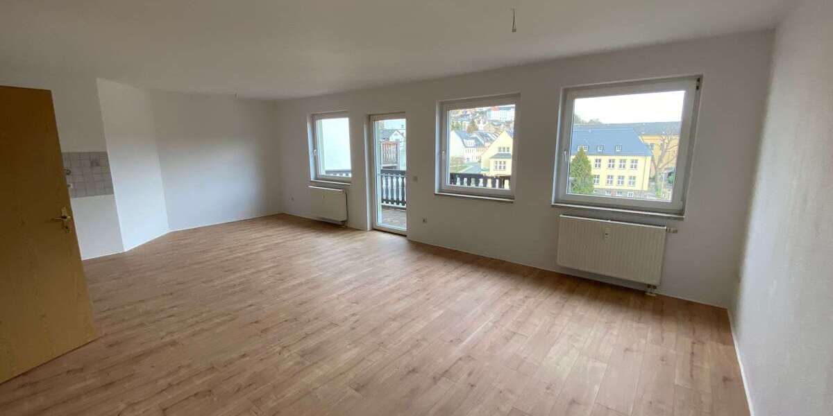 Etagenwohnung Greiz Irchwitz - 3 Zimmer, 107 m&sup2;, 556&euro; | Angebot:20161381