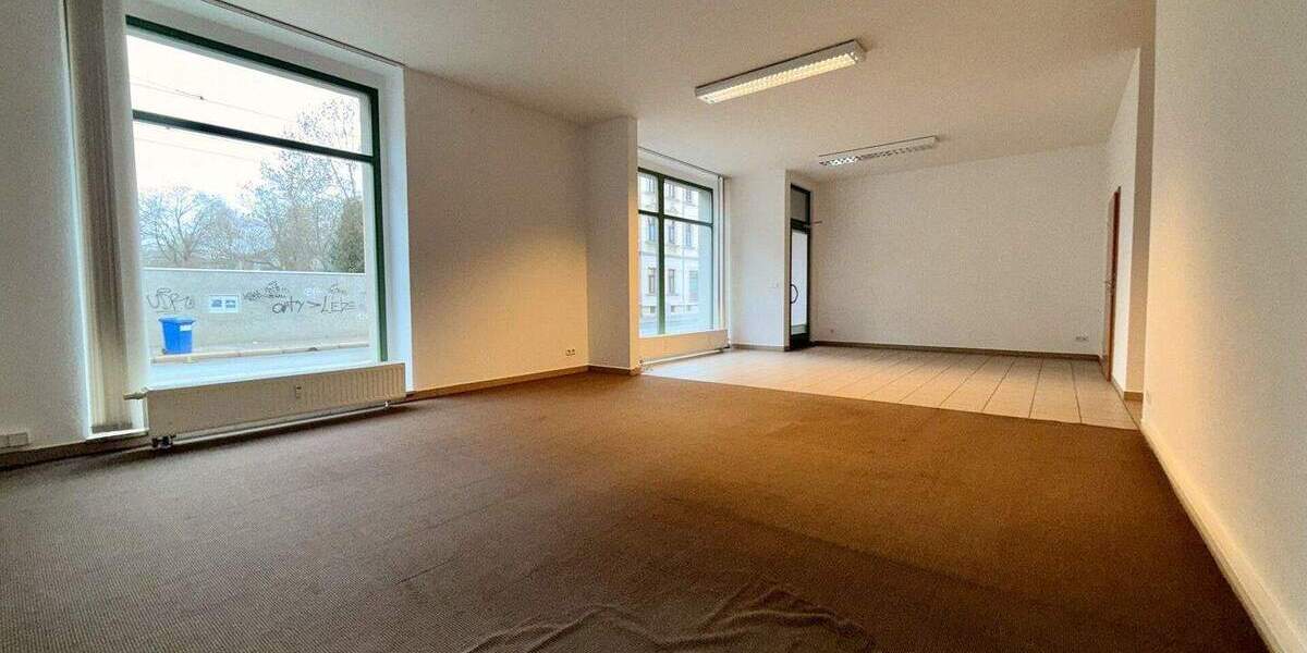 Gewerbeobjekt Zwickau Pölbitz - 2 Zimmer, 81 m&sup2;, 300&euro; | Angebot:25670159