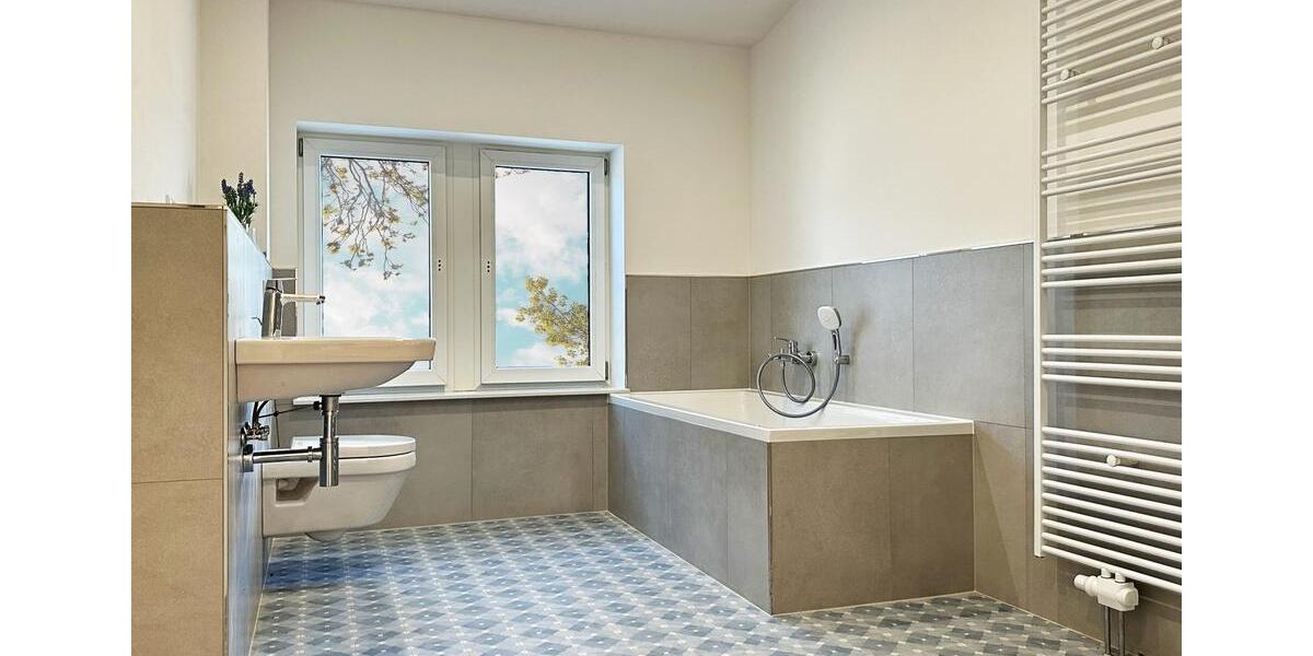 Dachgeschoßwohnung Limbach-Oberfrohna Oberfrohna - 4.5 Zimmer, 150 m&sup2;, 1.372&euro; | Angebot:25499849