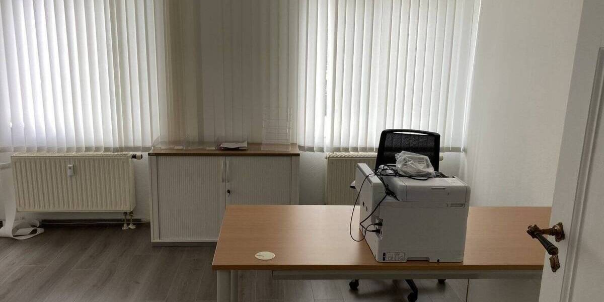 Gewerbeobjekt Zwickau Bahnhofsvorstadt - 5 Zimmer, 113 m&sup2;, 740&euro; | Angebot:25802816