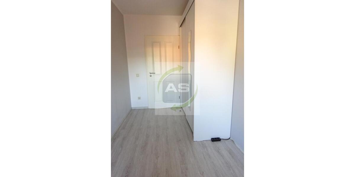 Etagenwohnung Zwickau - 5 Zimmer, 130 m&sup2;, 1.150&euro; | Angebot:26624039