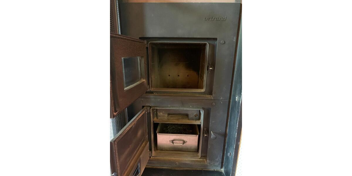 Reihenhaus Werdau - 9 Zimmer, 180 m&sup2;, 95.000&euro; | Angebot:25900449