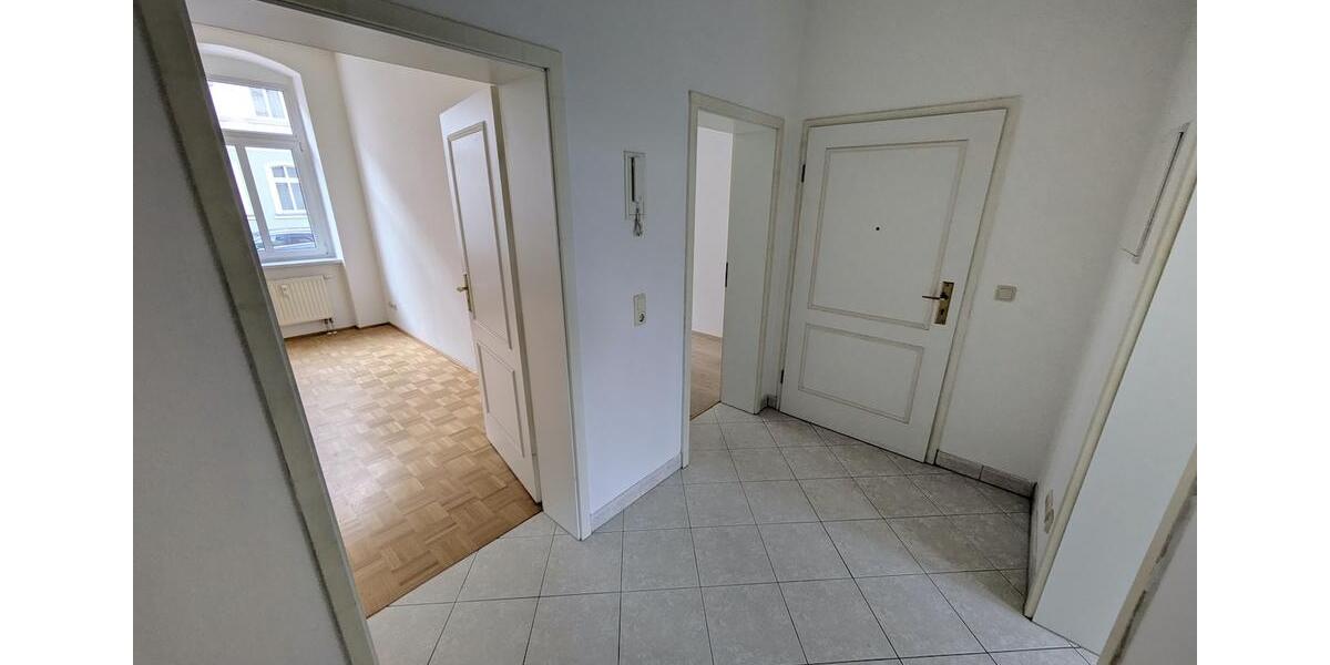 Erdgeschoßwohnung Zwickau - 3 Zimmer, 65 m&sup2;, 400&euro; | Angebot:25945705