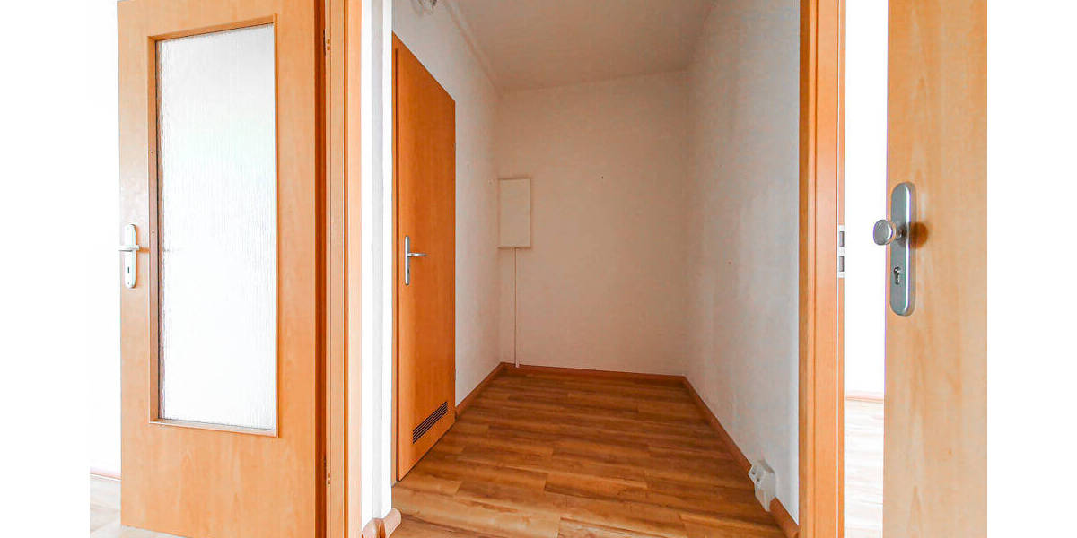 Etagenwohnung Zwickau Eckersbach - 2 Zimmer, 57 m&sup2;, 331&euro; | Angebot:25676699