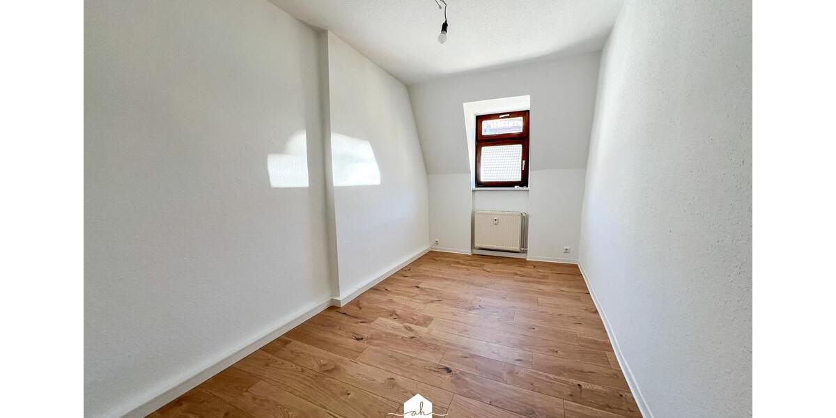 Dachgeschoßwohnung Greiz - 4 Zimmer, 83 m&sup2;, 495&euro; | Angebot:26476621