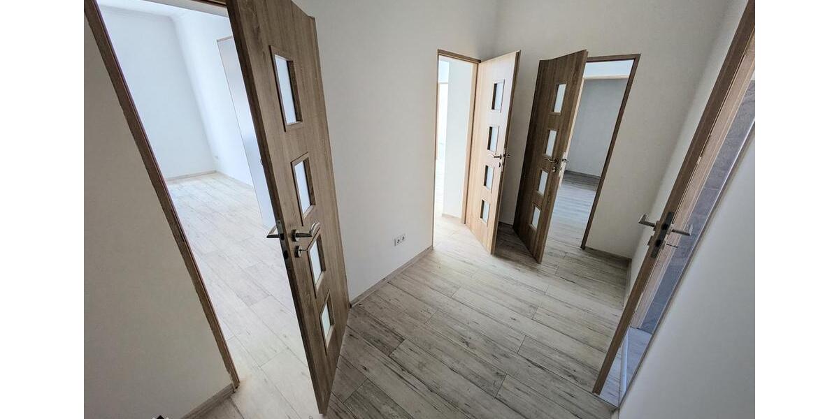 Etagenwohnung Werdau - 3 Zimmer, 68 m&sup2;, 510&euro; | Angebot:26681000
