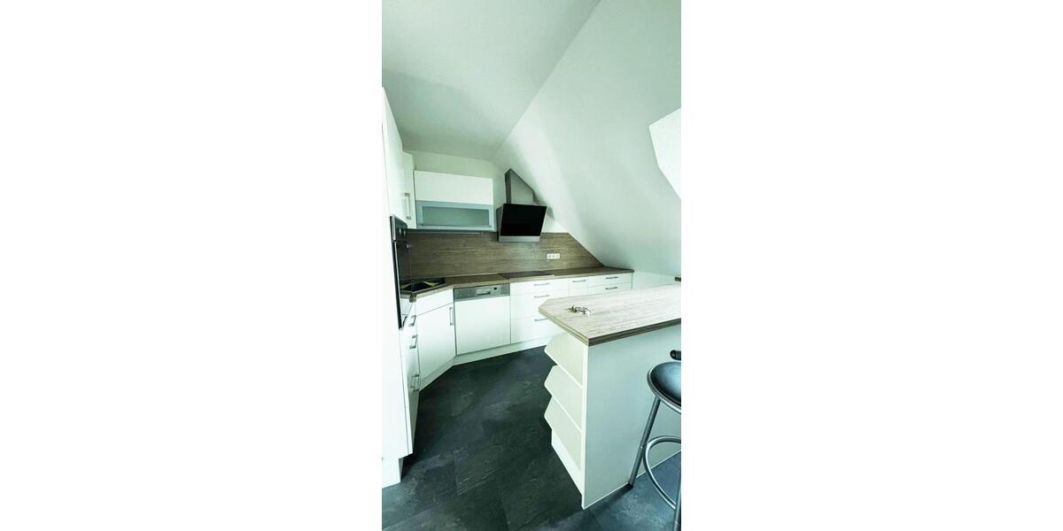 Dachgeschoßwohnung Meerane - 4 Zimmer, 127 m&sup2;, 735&euro; | Angebot:25749736