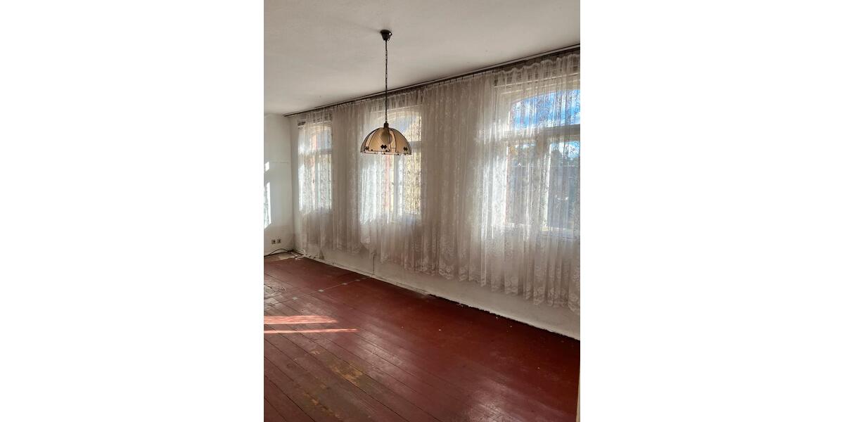 Reihenhaus Meerane - 9 Zimmer, 120 m&sup2;, 49.900&euro; | Angebot:25378971