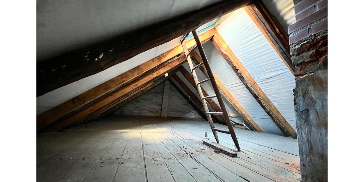 Reihenhaus Meerane - 9 Zimmer, 120 m&sup2;, 49.900&euro; | Angebot:25378971