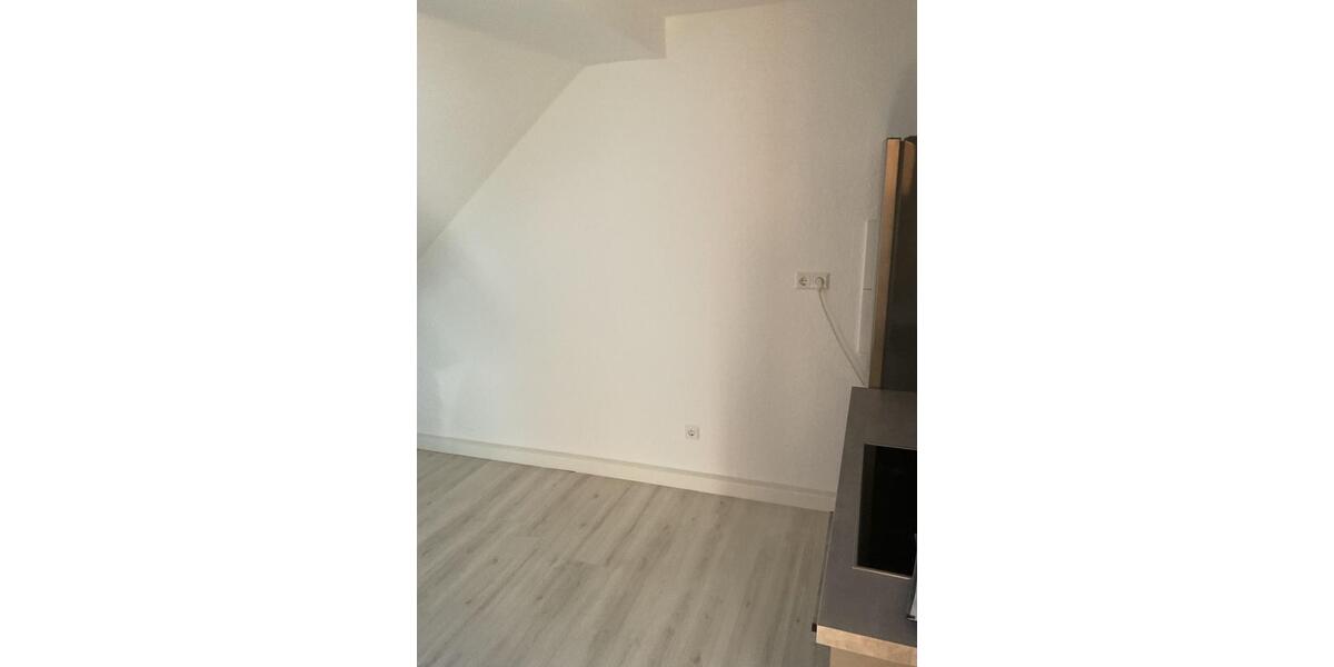 Etagenwohnung Glauchau - 1 Zimmer, 37 m&sup2;, 220&euro; | Angebot:24665468