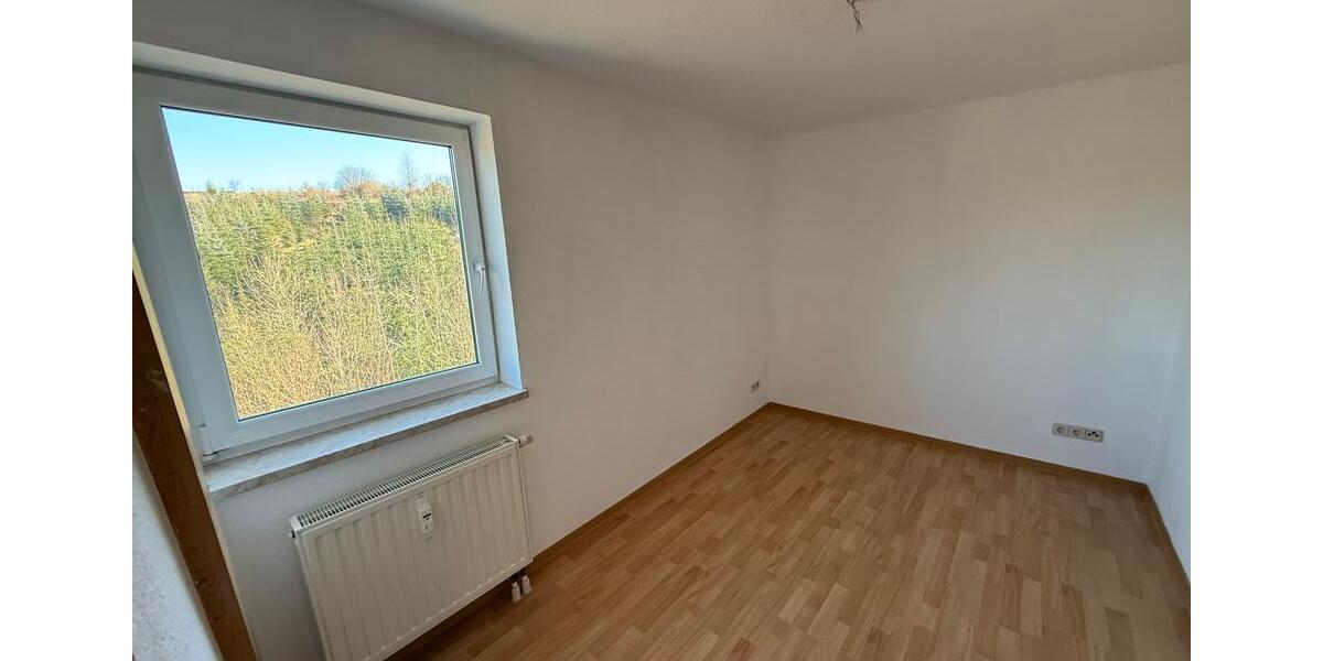 Maisonettenwohnung Reichenbach im Vogtland - 4 Zimmer, 81 m&sup2;, 405&euro; | Angebot:25383068