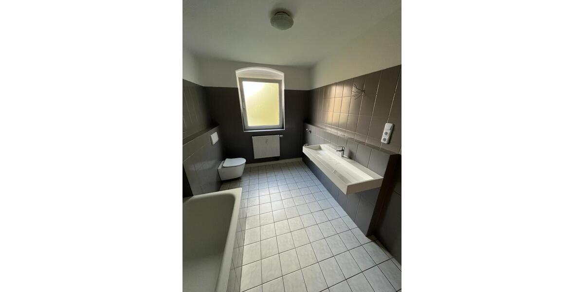 Etagenwohnung Zwickau Zwickau-West - 4 Zimmer, 91 m&sup2;, 600&euro; | Angebot:25853166