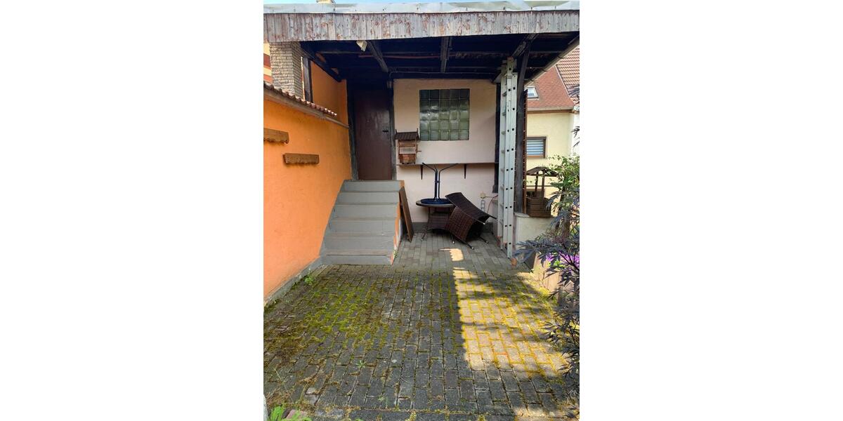 Reihenhaus Werdau - 9 Zimmer, 180 m&sup2;, 95.000&euro; | Angebot:25900449