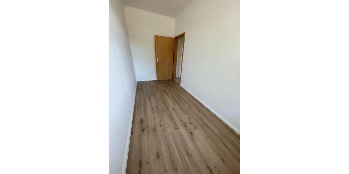 Hochparterre Hartmannsdorf - 3 Zimmer, 66 m&sup2;, 399&euro; | Angebot:25636229