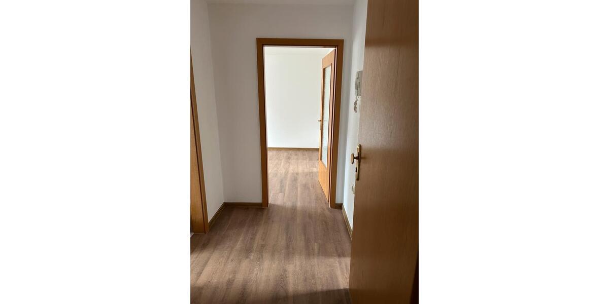 Dachgeschoßwohnung Treuen - 2 Zimmer, 42 m&sup2;, 411&euro; | Angebot:25189877