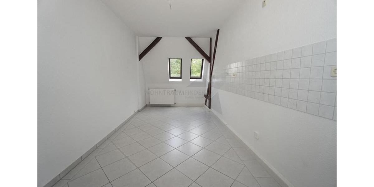 Dachgeschoßwohnung Zwickau - 3 Zimmer, 76 m&sup2;, 475&euro; | Angebot:24752116