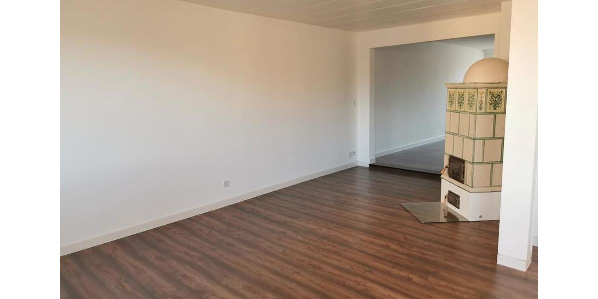 Etagenwohnung Zwickau - 4 Zimmer, 122 m&sup2;, 970&euro; | Angebot:25917458