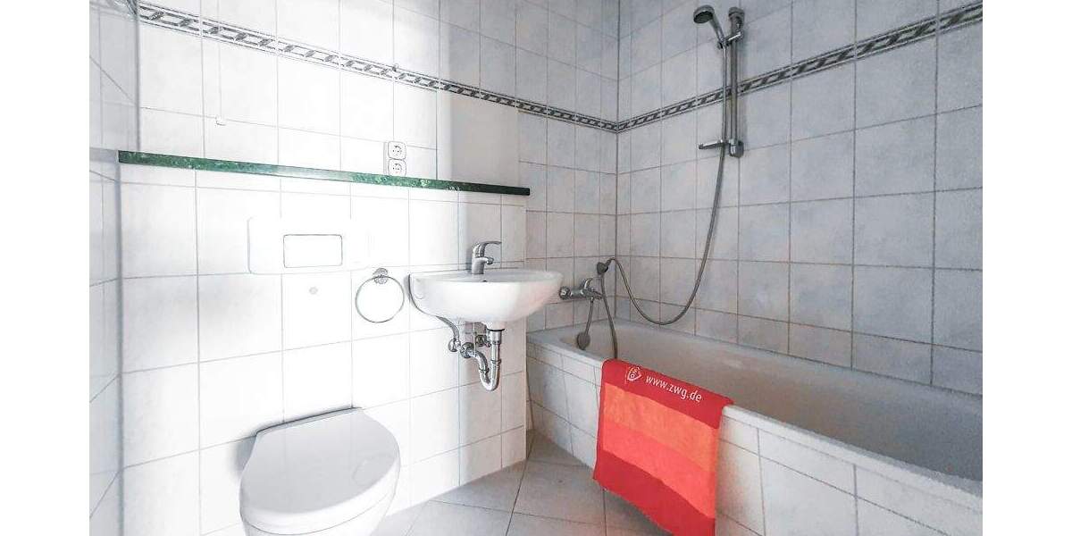 Etagenwohnung Zwickau Eckersbach - 3 Zimmer, 71 m&sup2;, 412&euro; | Angebot:25676758