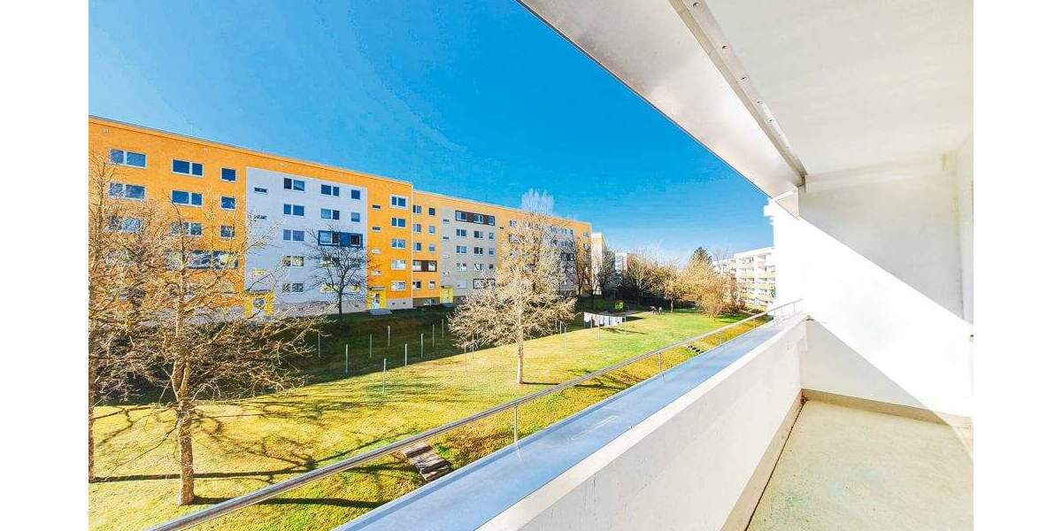 Etagenwohnung Zwickau Eckersbach - 3 Zimmer, 71 m&sup2;, 412&euro; | Angebot:25676758