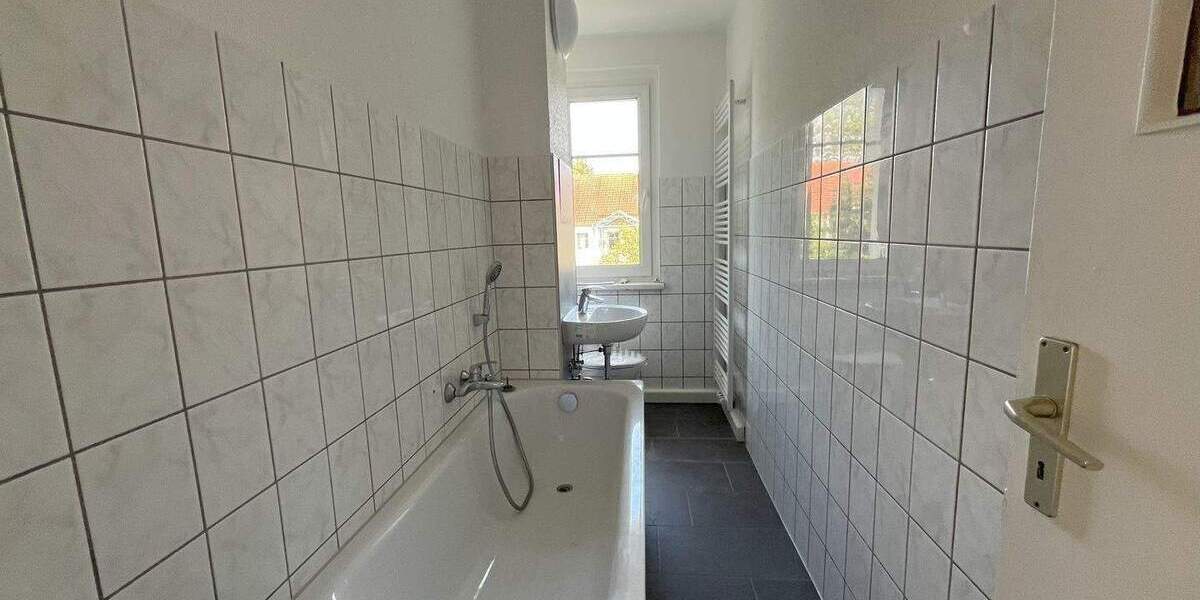 Etagenwohnung Zwickau Eckersbach - 2 Zimmer, 50 m&sup2;, 299&euro; | Angebot:25800104