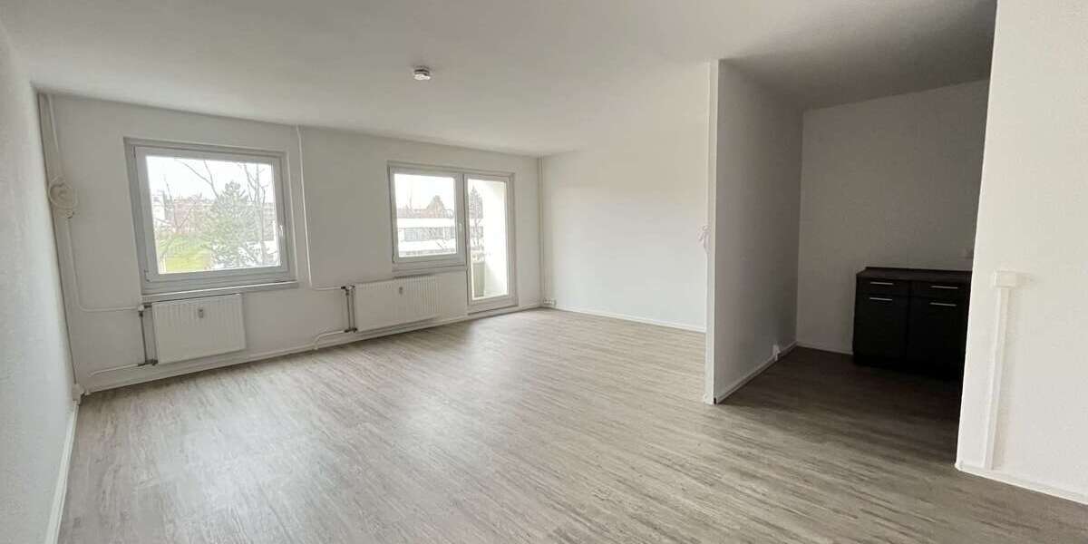 Etagenwohnung Zwickau Neuplanitz - 3 Zimmer, 70 m&sup2;, 369&euro; | Angebot:23828255