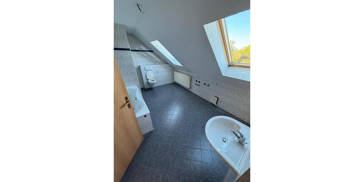 Dachgeschoßwohnung Zwickau Zwickau-Nord - 3 Zimmer, 100 m&sup2;, 780&euro; | Angebot:26083520