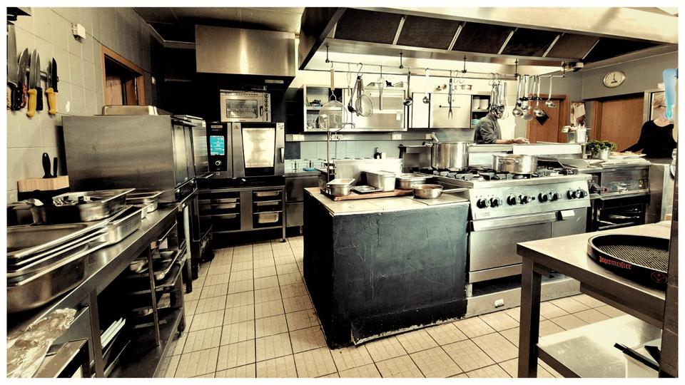 Einfamilienhaus Nobitz - 16 Zimmer, 700 m&sup2;, 308.000&euro; | Angebot:25990796