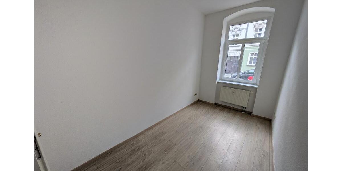 Erdgeschoßwohnung Zwickau - 3 Zimmer, 65 m&sup2;, 400&euro; | Angebot:25945705