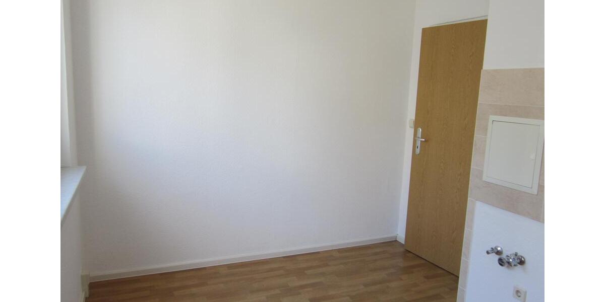 Etagenwohnung Crimmitschau - 4 Zimmer, 87 m&sup2;, 589&euro; | Angebot:19635396