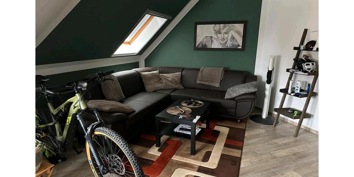 Dachgeschoßwohnung Werdau - 2 Zimmer, 51 m&sup2;, 330&euro; | Angebot:26007487