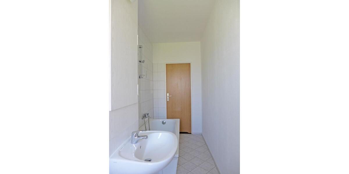 Etagenwohnung Limbach-Oberfrohna Oberfrohna - 1 Zimmer, 35 m&sup2;, 235&euro; | Angebot:24506528