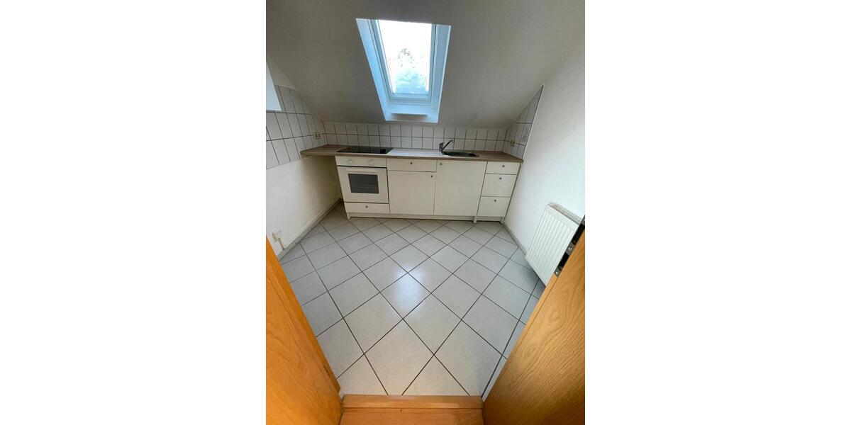 Dachgeschoßwohnung Reichenbach im Vogtland - 2 Zimmer, 45 m&sup2;, 550&euro; | Angebot:24535100