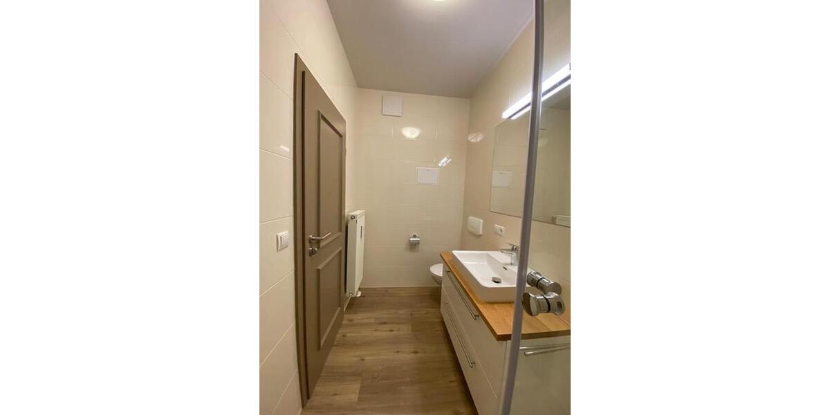 Etagenwohnung Zwickau - 2 Zimmer, 65 m&sup2;, 600&euro; | Angebot:25046086