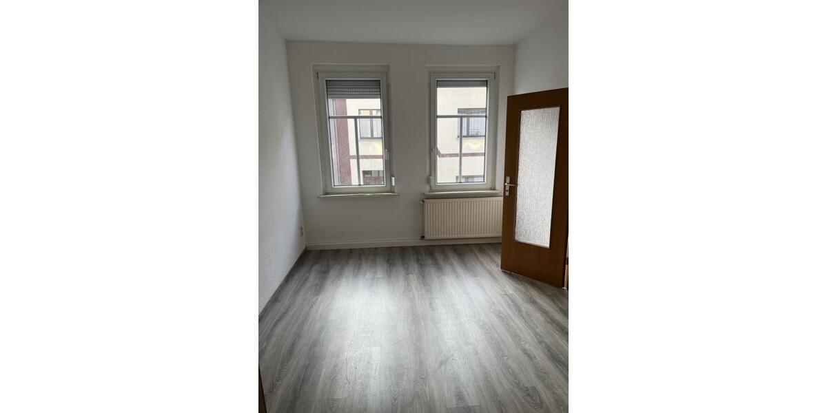 Etagenwohnung Meerane - 3.5 Zimmer, 85 m&sup2;, 445&euro; | Angebot:24677183