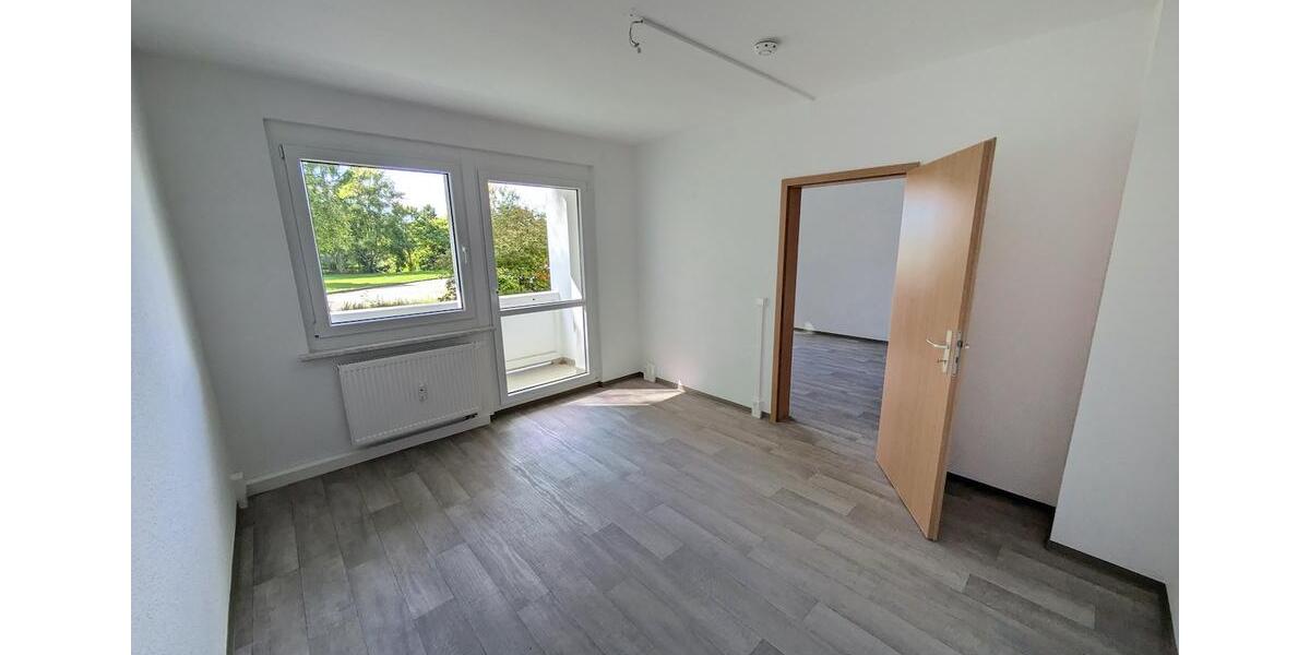 Erdgeschoßwohnung Limbach-Oberfrohna Oberfrohna - 2 Zimmer, 51 m&sup2;, 327&euro; | Angebot:25945713