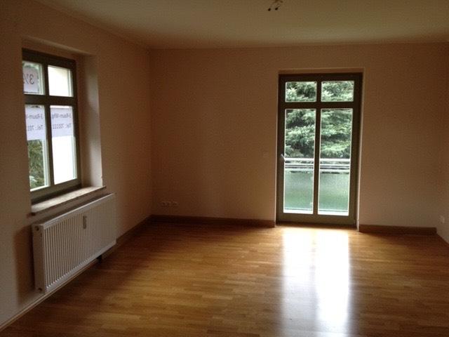 Etagenwohnung Oberlungwitz - 3 Zimmer, 110 m&sup2;, 1.150&euro; | Angebot:25044575